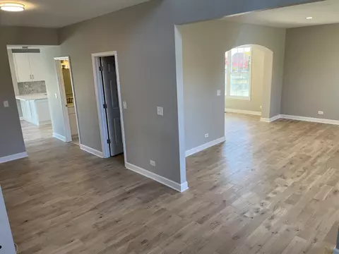 5382 Galloway Dr, Hoffman Estates, IL 60192 photo 5