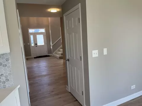 5382 Galloway Dr, Hoffman Estates, IL 60192 photo 6
