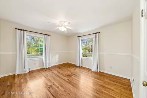 33 W370 Woodmere Ln, Wayne, IL 60184 photo 11