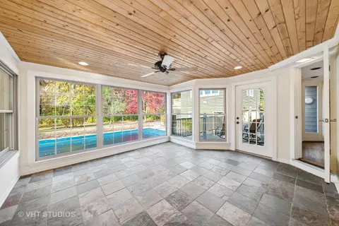 33 W370 Woodmere Ln, Wayne, IL 60184 photo 9