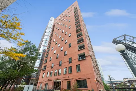 345 N Canal St #1105, Chicago, IL 60606