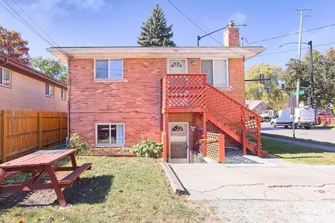1833 W Ridgeland Ave, Waukegan, IL 60085
