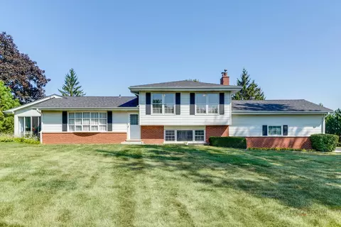 24265 W Cherokee Trl, Grayslake, IL 60030
