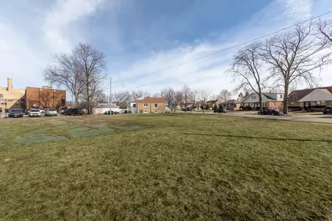 820 Rowe Ave, Park Ridge, IL 60068