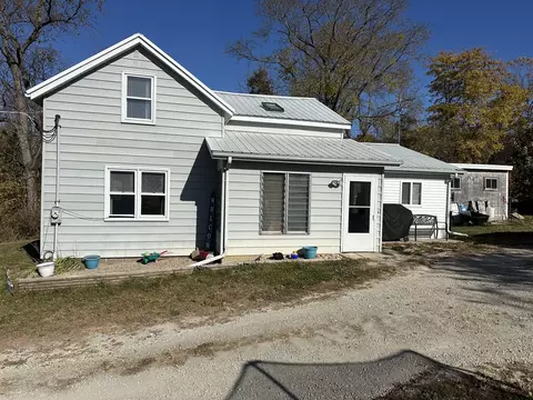 Exterior - 20450 Yorktown Rd, Morrison, IL 61270 photo 3 of 22