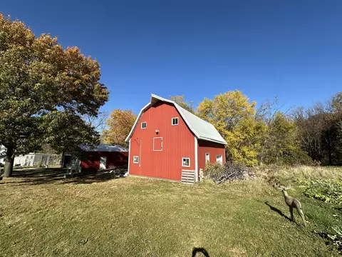 Exterior - 20450 Yorktown Rd, Morrison, IL 61270 photo 18 of 22