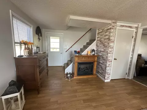 Entry Way - 20450 Yorktown Rd, Morrison, IL 61270 photo 1 of 2