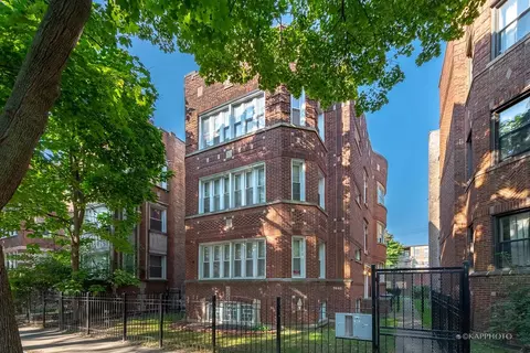 7640 S Phillips Ave, Chicago, IL 60649