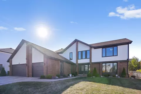 404 Oakmont Ln, Schaumburg, IL 60173