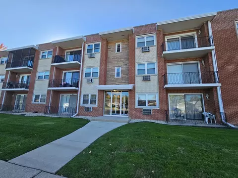 10524 S Pulaski Rd #2NW, Oak Lawn, IL 60453