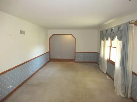 2560 E Priscilla Ln, Crete, IL 60417 photo 5