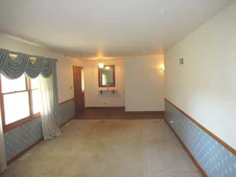 2560 E Priscilla Ln, Crete, IL 60417 photo 6