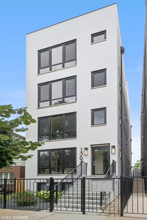 1363 W Hubbard St #2, Chicago, IL 60642
