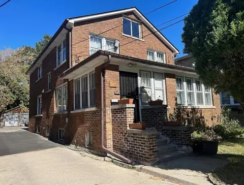 910 W Clayton St, Waukegan, IL 60085