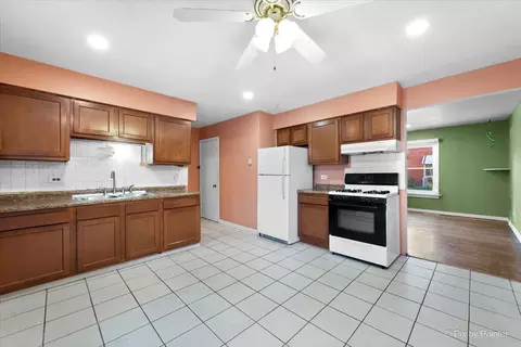 833 Mchenry Rd #E, Wheeling, IL 60090 photo 6