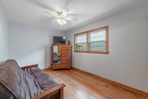 5944 N Markham Ave, Chicago, IL 60646 photo 8
