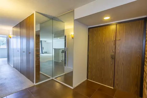 Entry Way - 825 Pearson St #2A, Des Plaines, IL 60016 photo 1 of 1