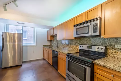 Kitchen - 825 Pearson St #2A, Des Plaines, IL 60016 photo 1 of 1