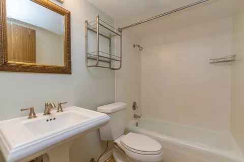 Bath - 825 Pearson St #2A, Des Plaines, IL 60016 photo 2 of 2
