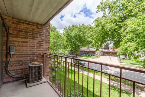 Exterior - 825 Pearson St #2A, Des Plaines, IL 60016 photo 1 of 1