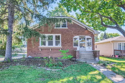 6 Park Dr, Joliet, IL 60436