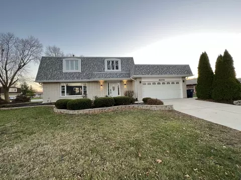 3073 Hillside Ln, Darien, IL 60561