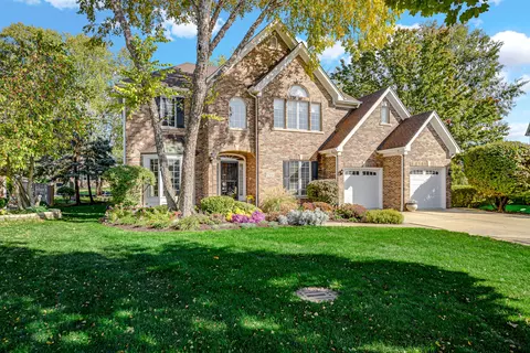 705 Megan Ct, Westmont, IL 60559