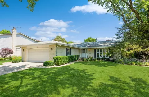 1461 N King Edward Ct, Palatine, IL 60067