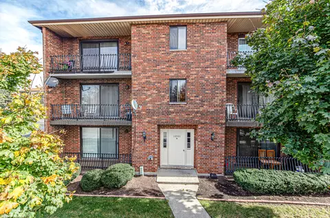 10501 S Highland Ave #302A, Worth, IL 60482