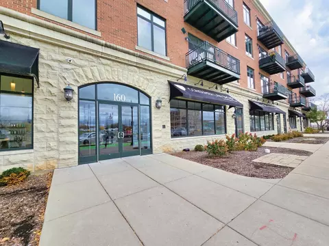 160 S River St #206, Aurora, IL 60506
