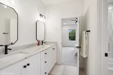 370 E Schiller St, Elmhurst, IL 60126 photo 25