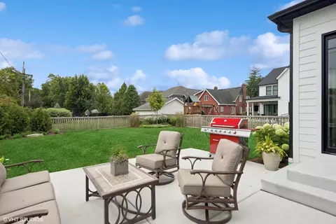 370 E Schiller St, Elmhurst, IL 60126 photo 35