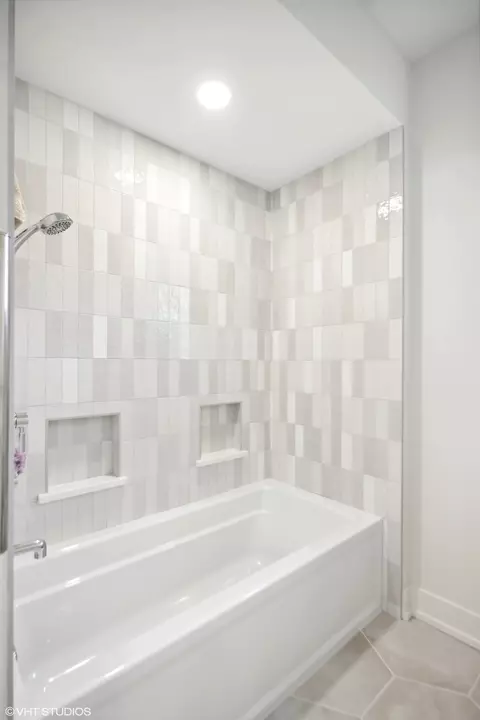 370 E Schiller St, Elmhurst, IL 60126 photo 26