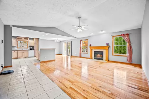 401 Covey Ct, Normal, IL 61761 photo 3