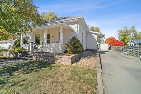 505 E Walnut St, Lexington, IL 61753
