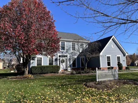 26 W168 Prestwick Ln, Winfield, IL 60190