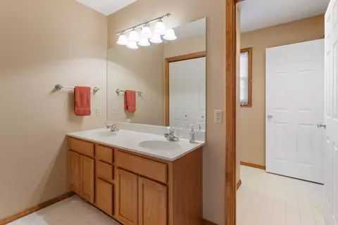 905 Eddy Rd, Bloomington, IL 61704 photo 26