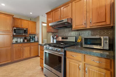 905 Eddy Rd, Bloomington, IL 61704 photo 13