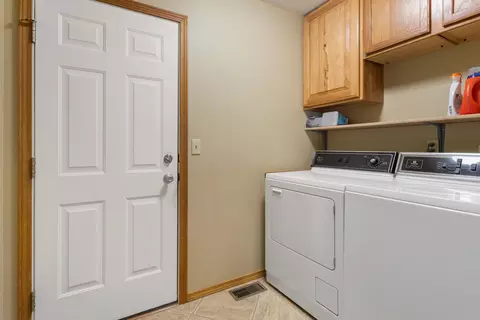 905 Eddy Rd, Bloomington, IL 61704 photo 18