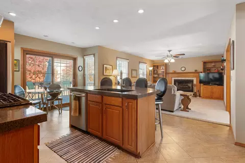 905 Eddy Rd, Bloomington, IL 61704 photo 14