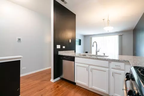 Kitchen - 2855 Falling Waters Dr, Lindenhurst, IL 60046 photo 2 of 2
