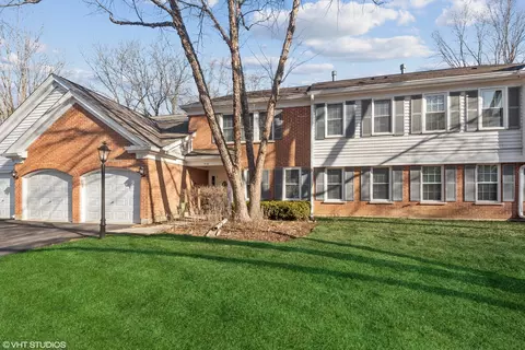 516 Loch Lomond Ln #B, Prospect Heights, IL 60070