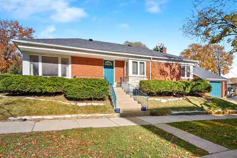 1100 Edmer Ave, Oak Park, IL 60302