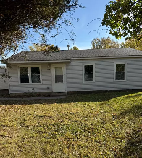 1614 Parkside Ter, Champaign, IL 61821