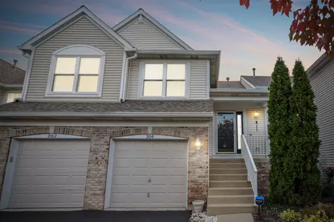 204 Hidden Pond Cir #204, Aurora, IL 60504