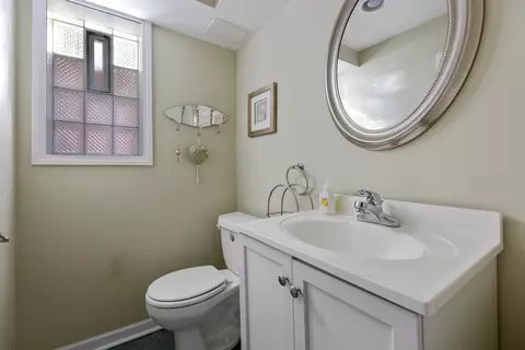 Bath - 1248 Monroe Ave, River Forest, IL 60305 photo 3 of 3