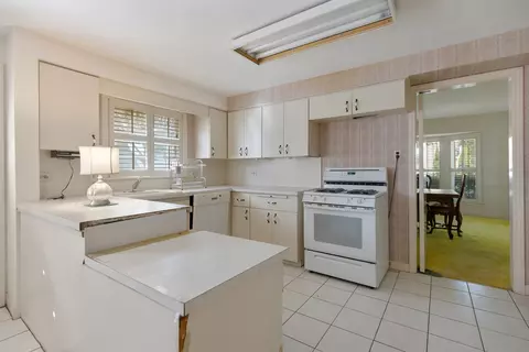Kitchen - 1248 Monroe Ave, River Forest, IL 60305 photo 1 of 3