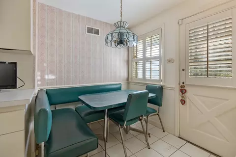 Dining - 1248 Monroe Ave, River Forest, IL 60305 photo 2 of 2