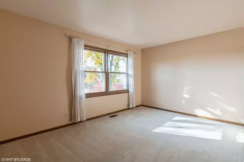 Other - 807 Tanglewood Dr, Wheeling, IL 60090 photo 3 of 12