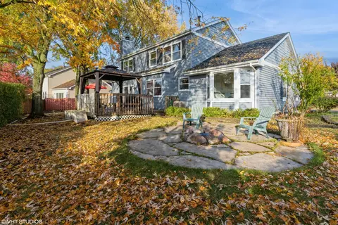 Exterior - 807 Tanglewood Dr, Wheeling, IL 60090 photo 6 of 10